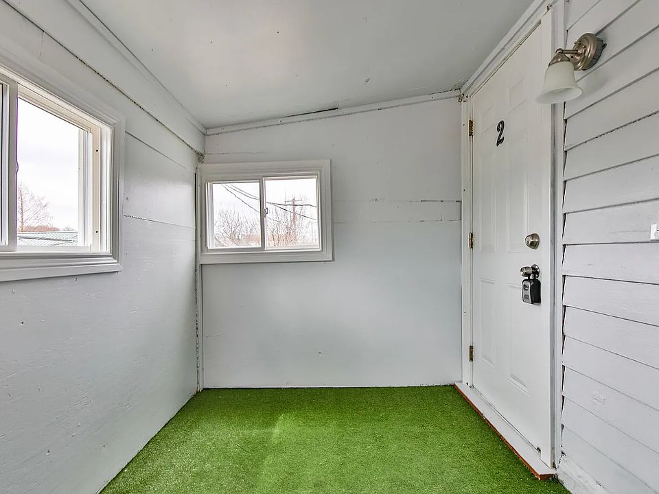 For Rent : $1300