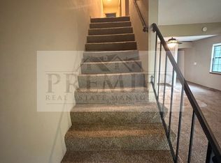 3 bd/1.5 ba townhome - 3556 NE Independence Ave, Lee's Summit, MO 64064 // Rent $1425 (end unit), Lees Summit, MO 64064