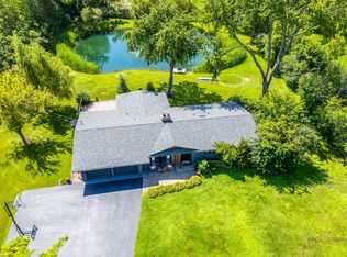 83 Wildwood Dr, Barrington, IL 60010