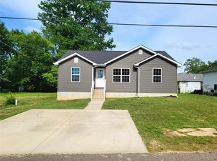 34 Olive St, Sullivan, MO 63080
