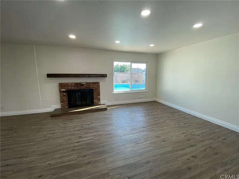 1246 E Quincy Ave — Photo 27