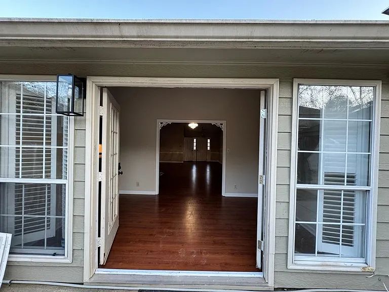 215 Lisbet Ct — Photo 15