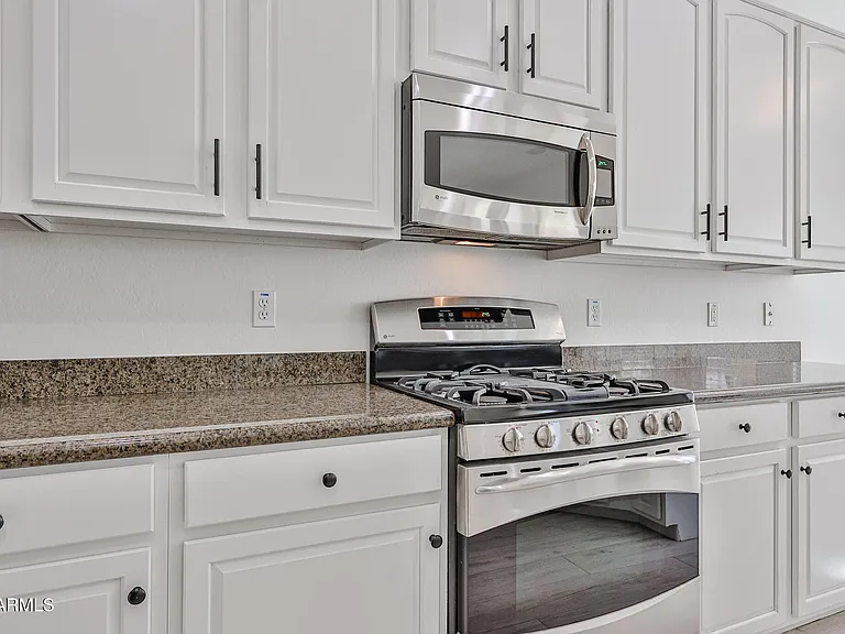 30870 N 125th Dr — Photo 13
