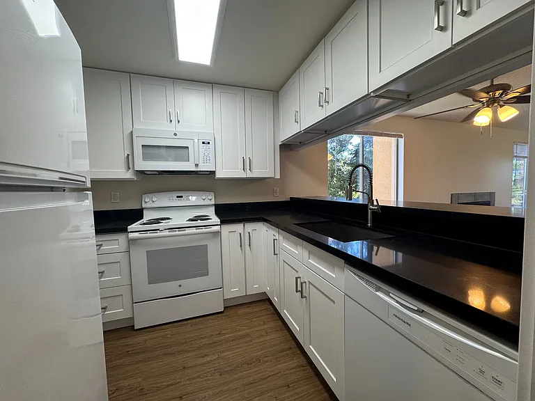 Hudson Square Apartments — Photo 4