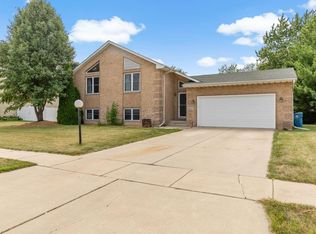 605 Iowa Dr, Lowell, IN 46356