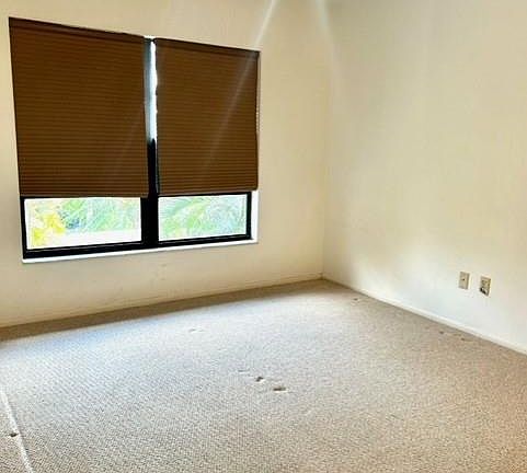 5th image of 15489 Admiralty CIR #6
