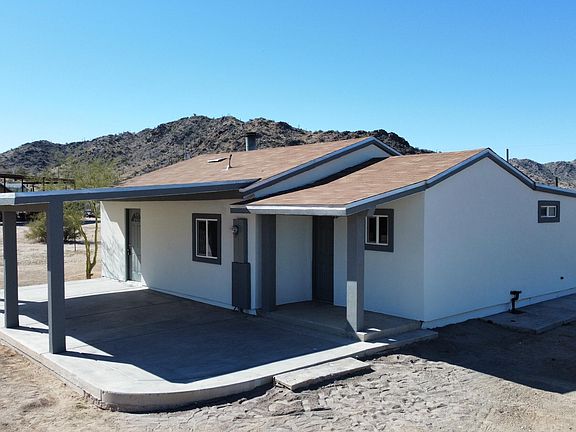 3rd image of 52941 W Sunbake Ln