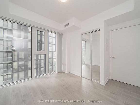 4th image of 50 Wellesley St E #2801