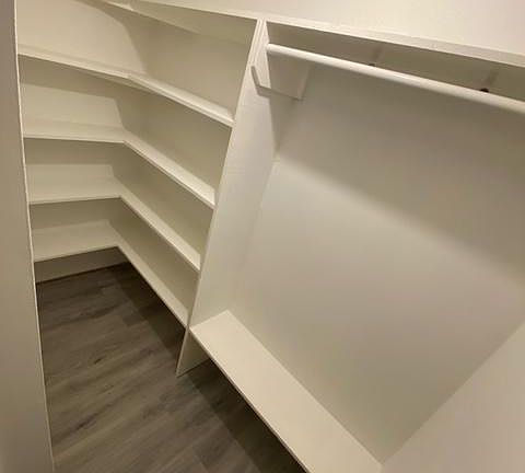 Walk in pantry