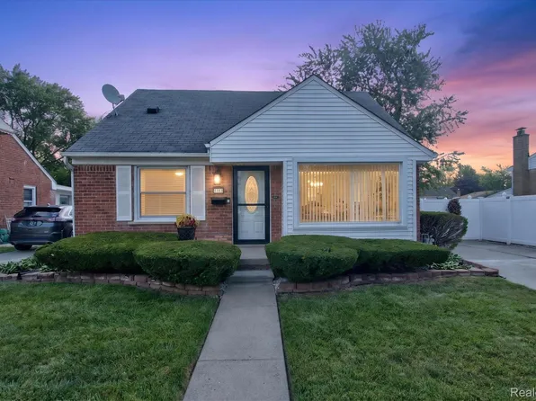 8063 Pelham Rd, Allen Park, MI 48101