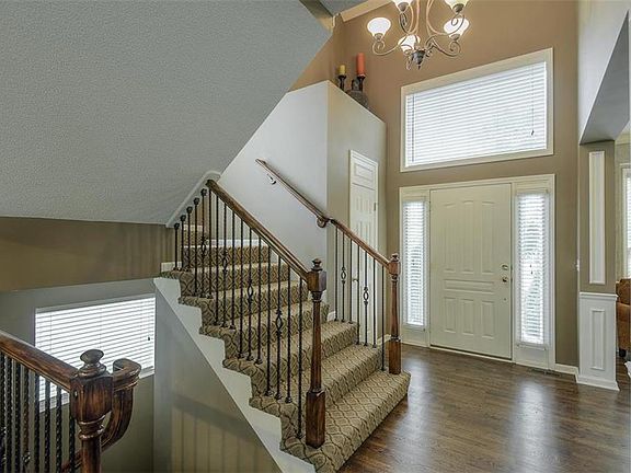 4th image of 14119 Parkhill St