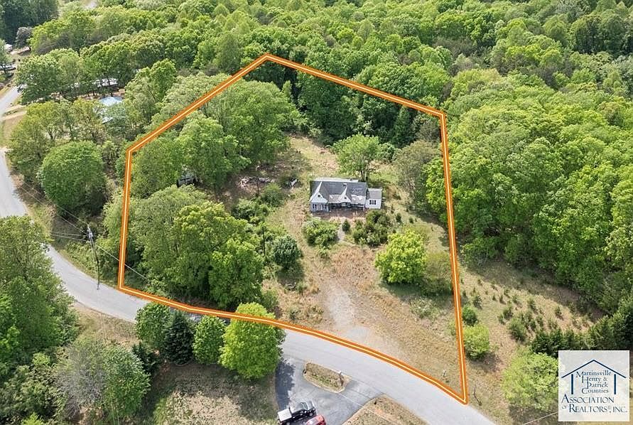 1st image of 30 Cardwell Ln