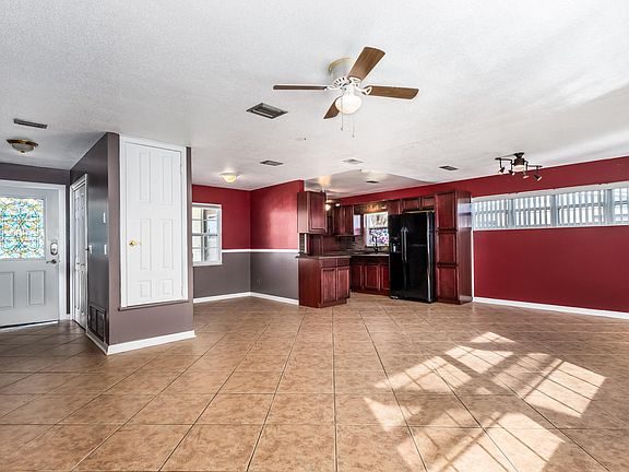 3rd image of 1083 Coronado Dr