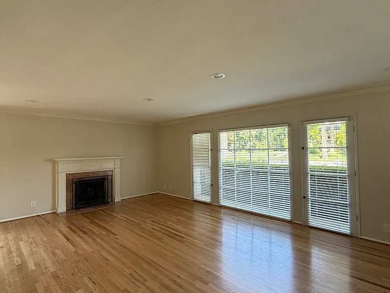 681 S Orange Grove Blvd #2 — Photo 3