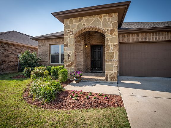 3rd image of 1224 Doe Meadow Dr