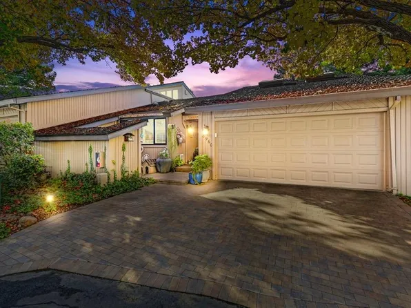 8960 Cliffside Ln, Fair Oaks, CA 95628