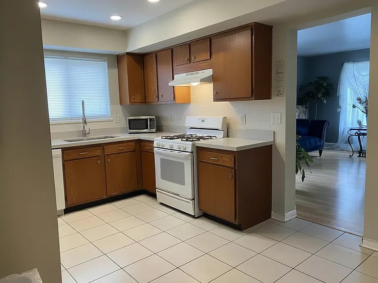 2940 Worcester Ln — Photo 5
