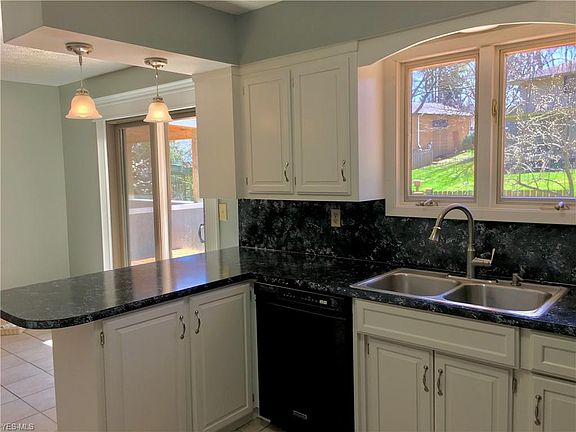 4th image of 1308 Greenwood Ave