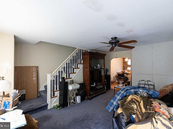 3rd image of 1831 Farrington Rd