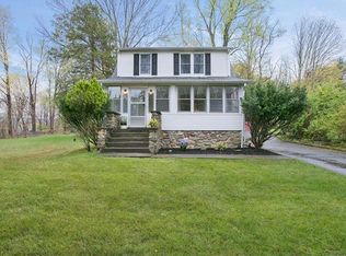 69 Viola Rd, Suffern, NY 10901