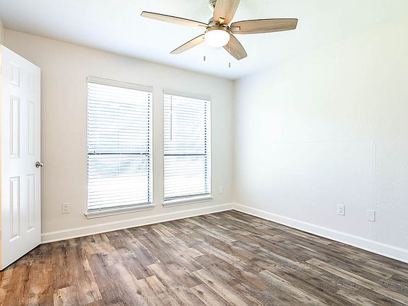 Both rooms in our 2 bed units include spacious closets and large beautiful windows for great natural lighting!