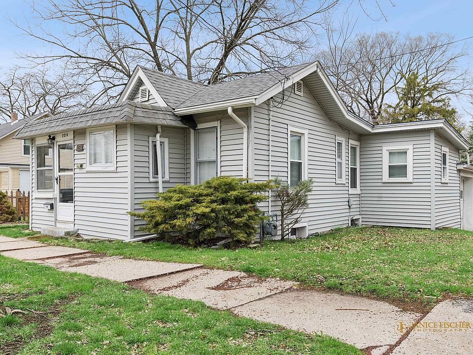1st image of 2214 Jackson St