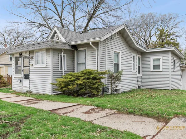 2214 Jackson St, Rockford, IL 61107