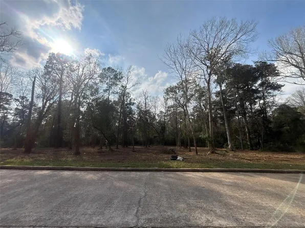 1742 Woodway Dr, New Caney, TX 77357