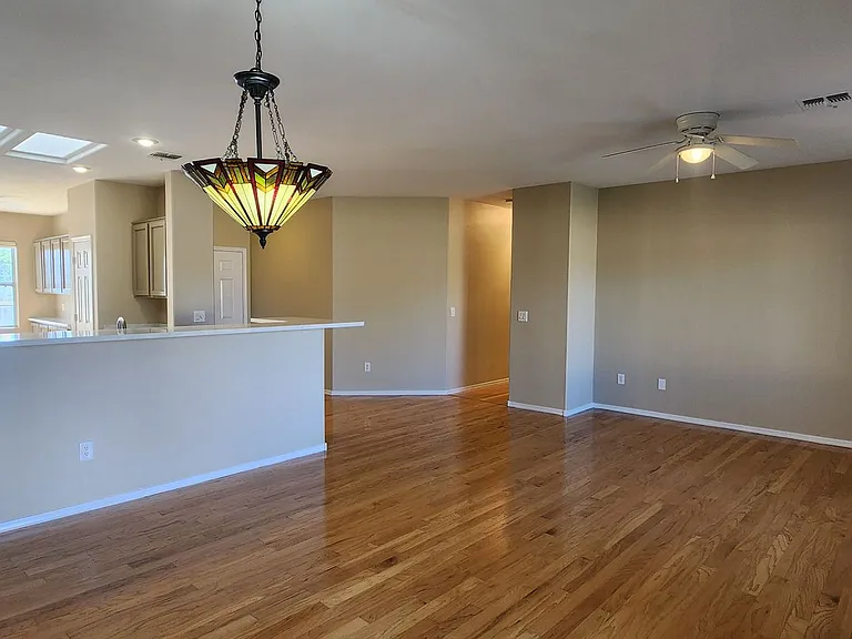 1561 Bonner Springs Dr — Photo 13