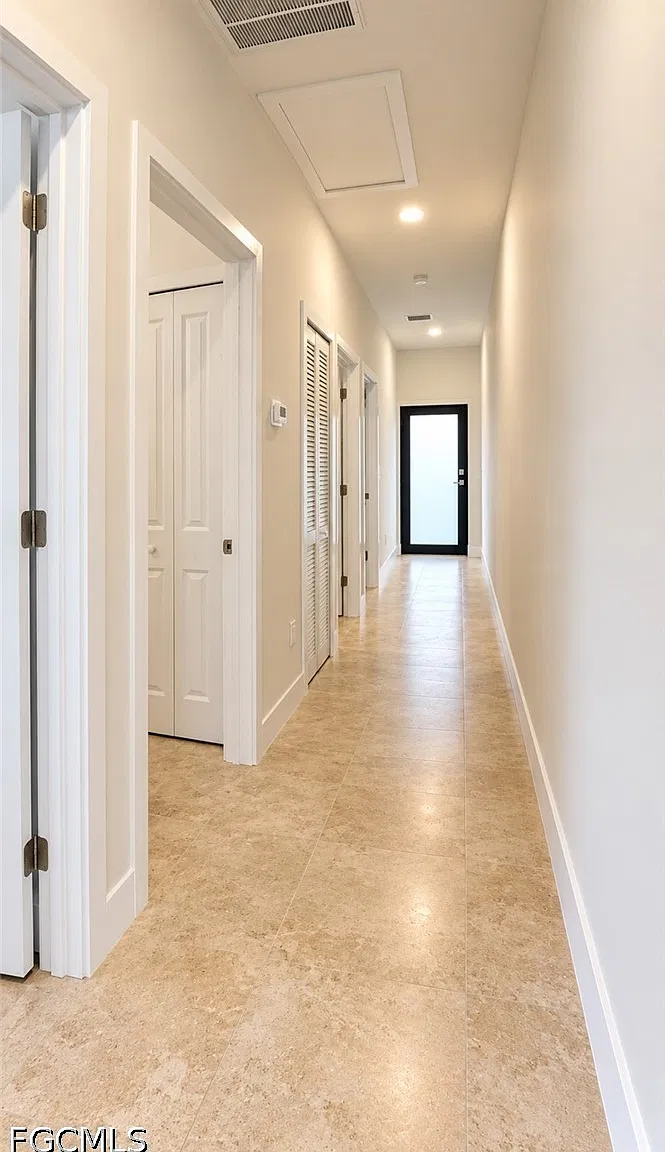 3 bed, 2.0 bath, 1200 sqft, $2,050 — Photo 3