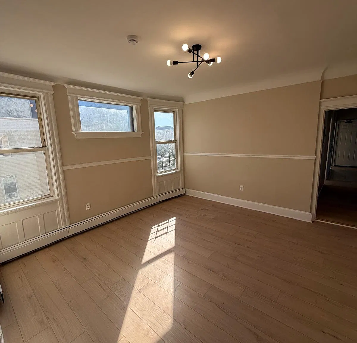 4 bed, $2,250 — Photo 2