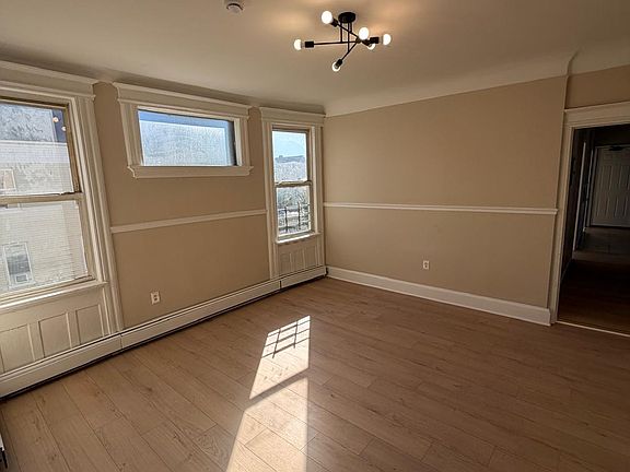2nd image of 31 22nd St #2A