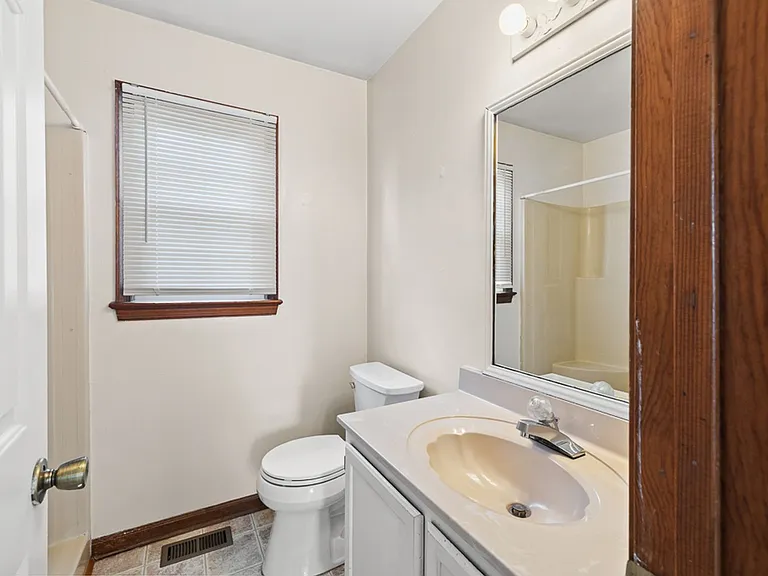 868 Avatar Dr — Photo 25