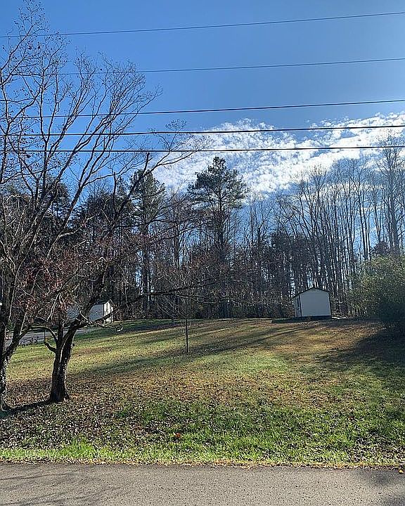 2nd image of 330 Petite Dr