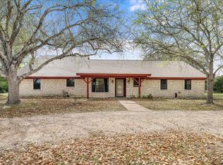 620 Panorama Rd, La Grange, TX 78945