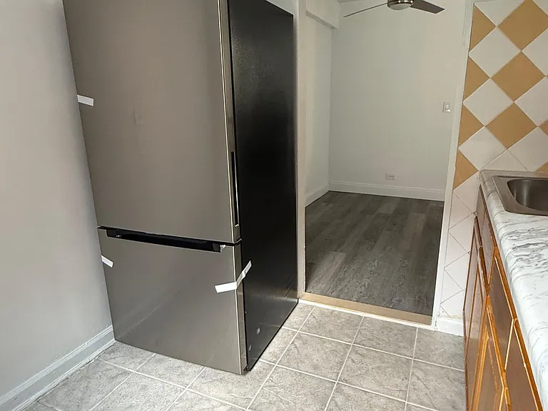 2661 Marion Ave — Photo 6
