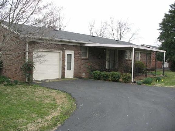 2nd image of 121 Bel Aire Dr