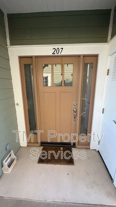 3 bed, 2.0 bath, 1560 sqft, $3,300 — Photo 1
