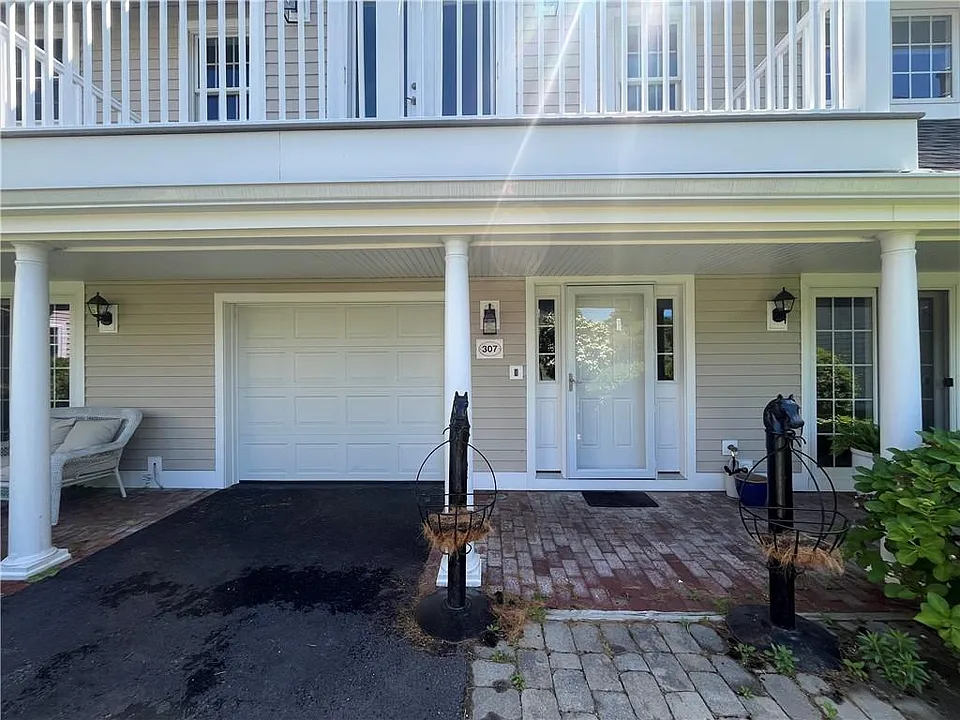 307 Corey Ln
