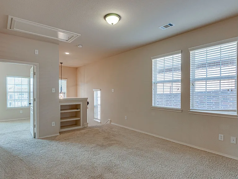 219 Knapford Sta — Photo 20