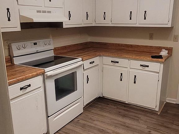 5th image of 2103 Vail Dr