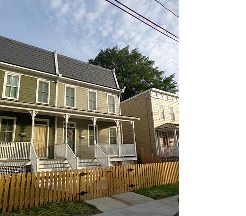 3rd image of 2039 Moore St