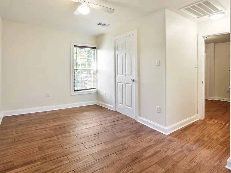 4606 Antha St — Photo 6