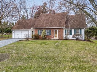 558 Crosswinds Dr, Lititz, PA 17543