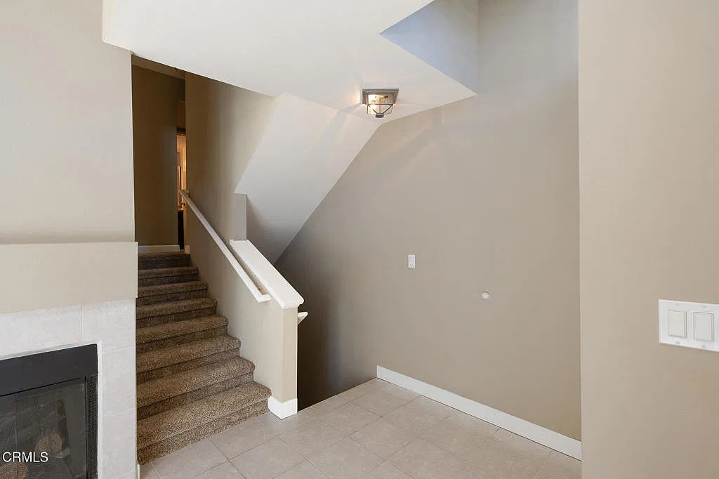 2 bed, 2.5 bath, 1463 sqft, $3,600 — Photo 4