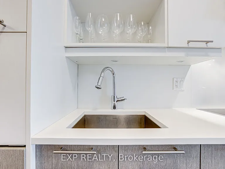 199 Richmond St W #303 — Photo 14