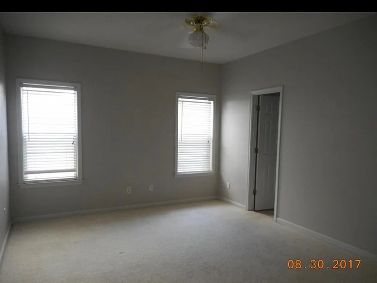 1112 Island Pl E — Photo 5