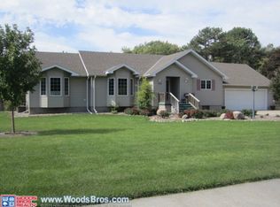2412 Pioneer Blvd, Grand Island, NE 68801