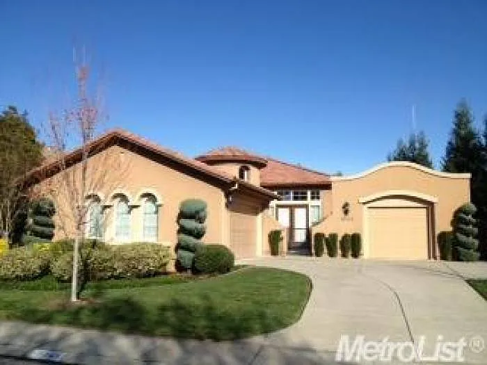 8745 Brookdale Cir photo 1