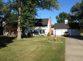 6195 Bunting Rd, Orchard Park, NY 14127